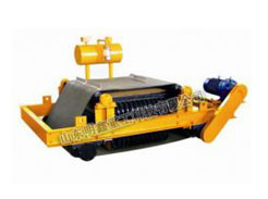 �DƬ���Q��RCDFϵ��������жʽ늴ų��F��
�c���Δ���2716��